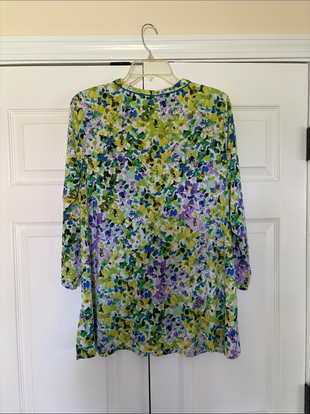 Susan Graver Green Purple Blue Floral V-Neck Tunic Top - Picture 4 of 4